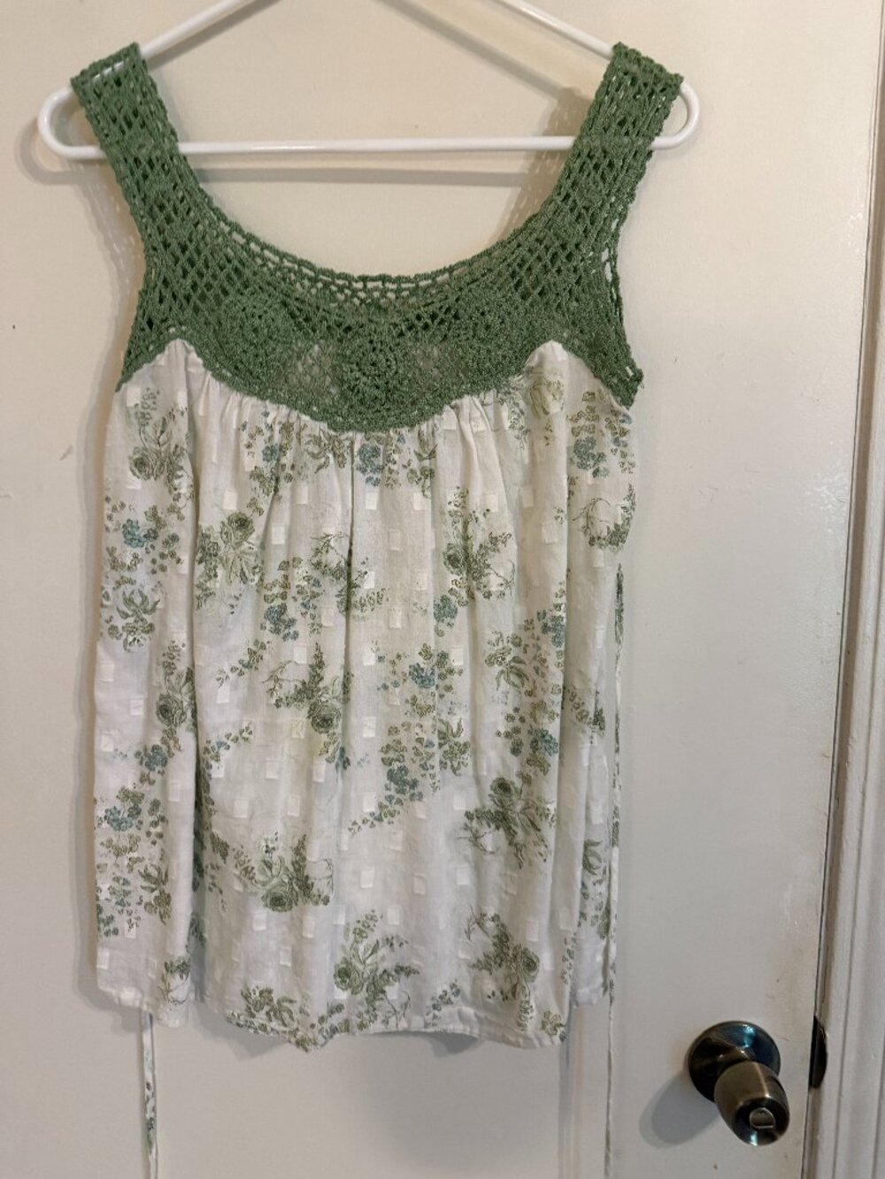 Speechless Sleeveless Top Size Medium